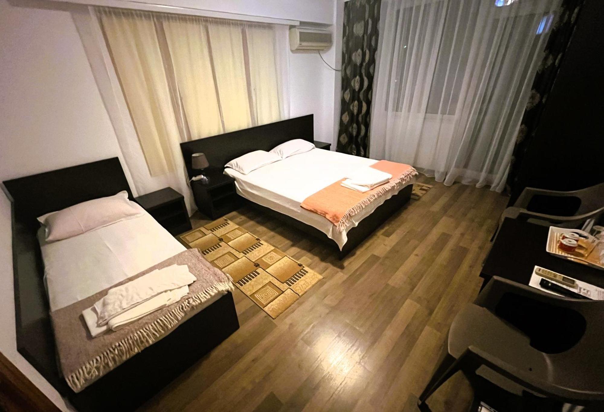 Detaliu camera